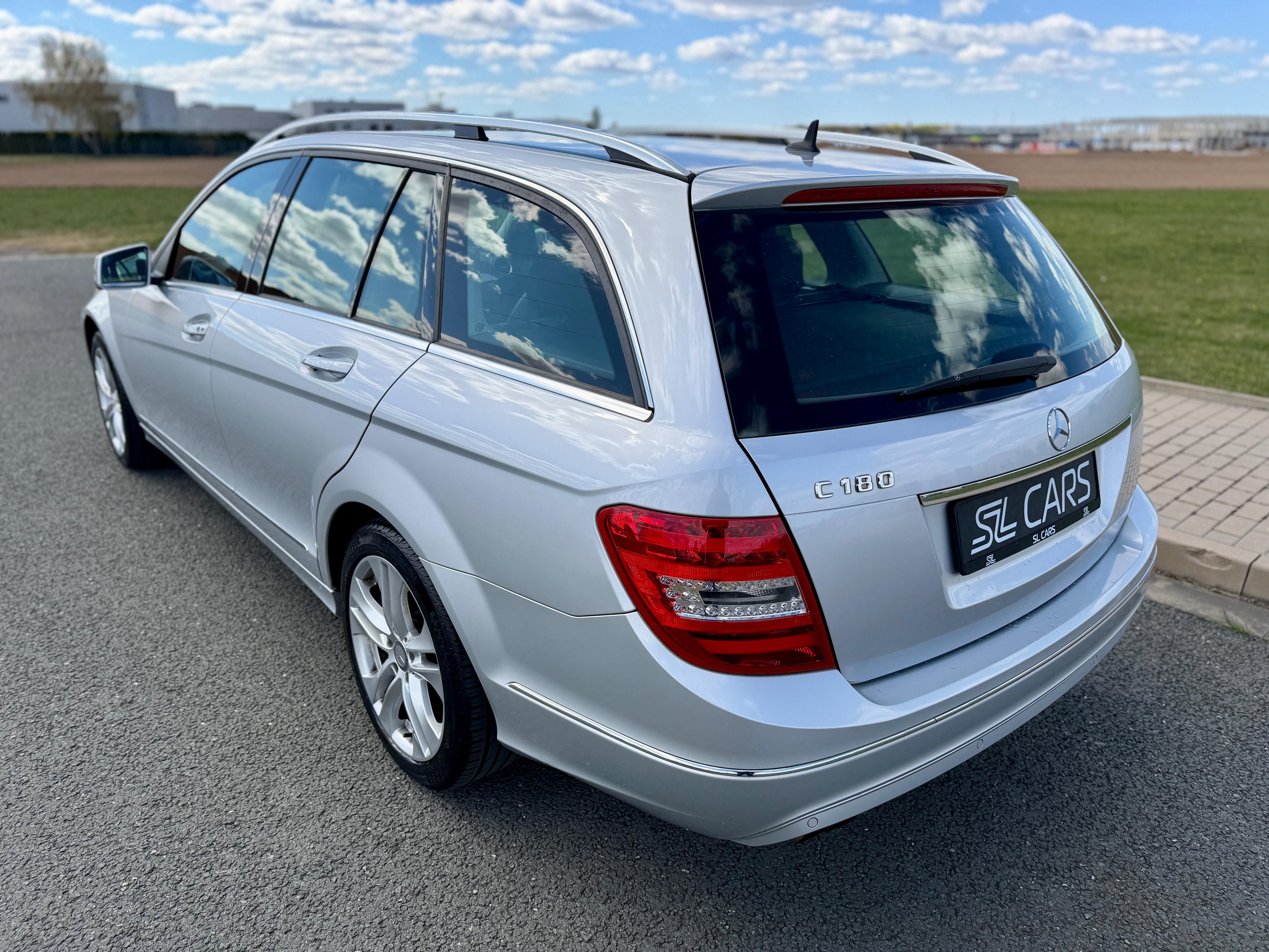 Mercedes-Benz Třídy C, 180 CGI 7G NAVIGACE SERVISKA - fotka 3