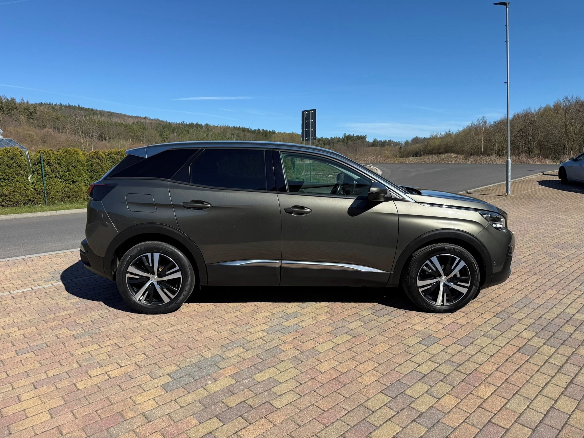 Peugeot 3008, 1.2 PureTech 96kW ALLURE - fotka 6
