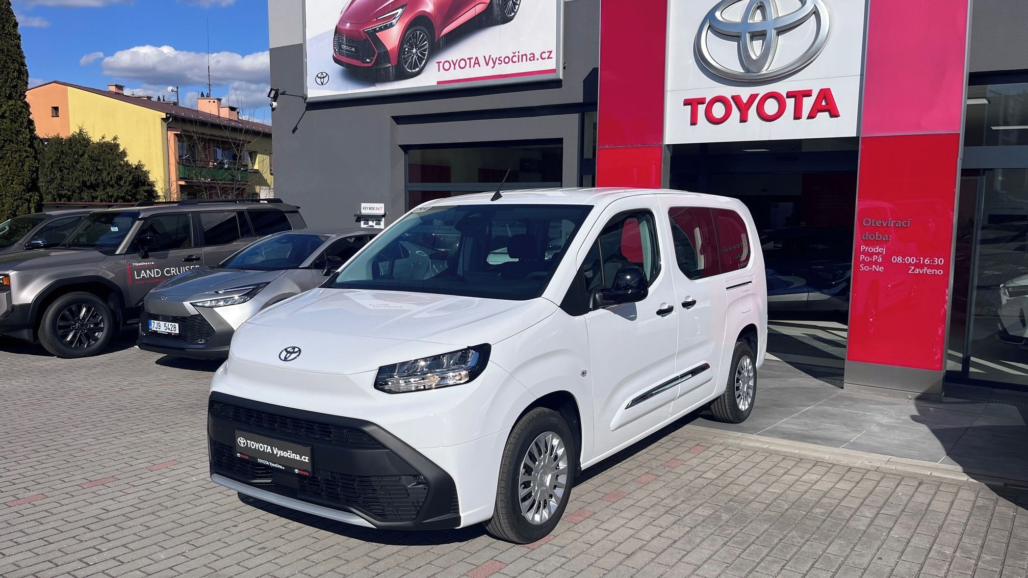 Toyota Proace City Verso, L2 1,2i 110PS Business 7 MÍST