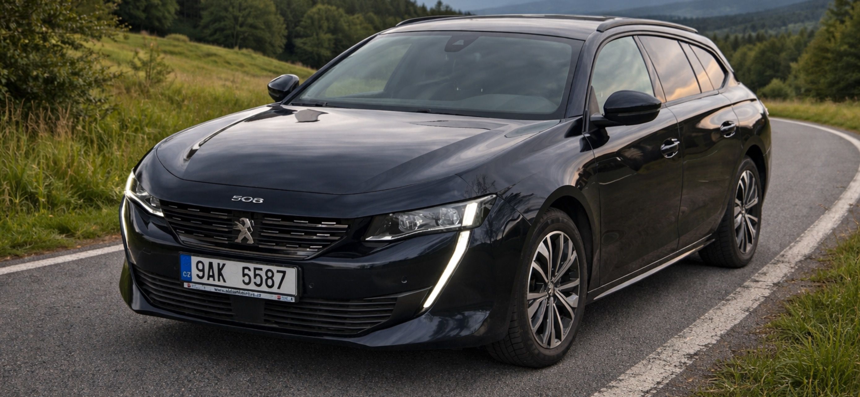 Peugeot 508, 1.5d automat ALLURE 1.maj. ČR - fotka 2