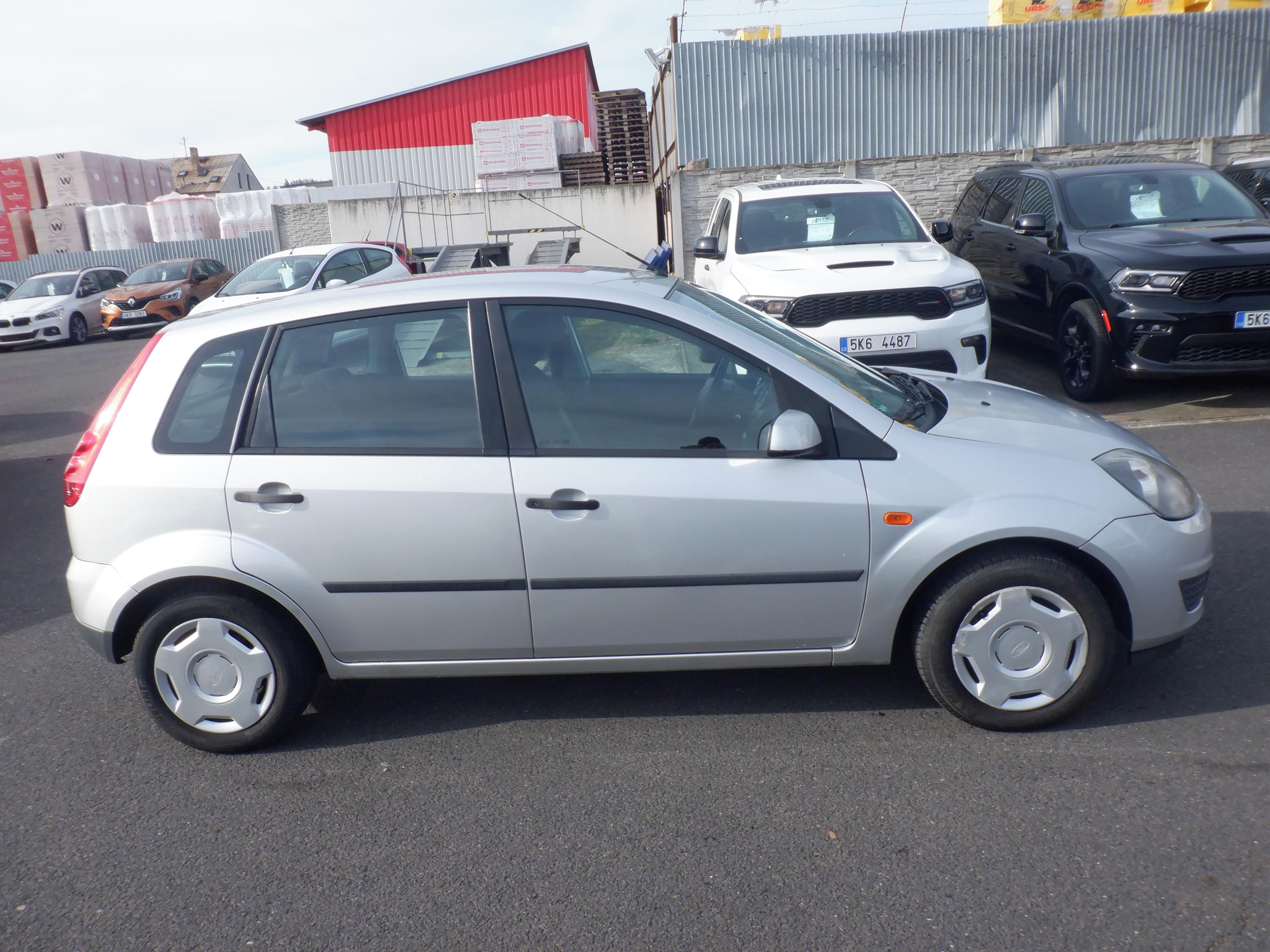 Ford Fiesta, 1.4i,1.majitel - fotka 4