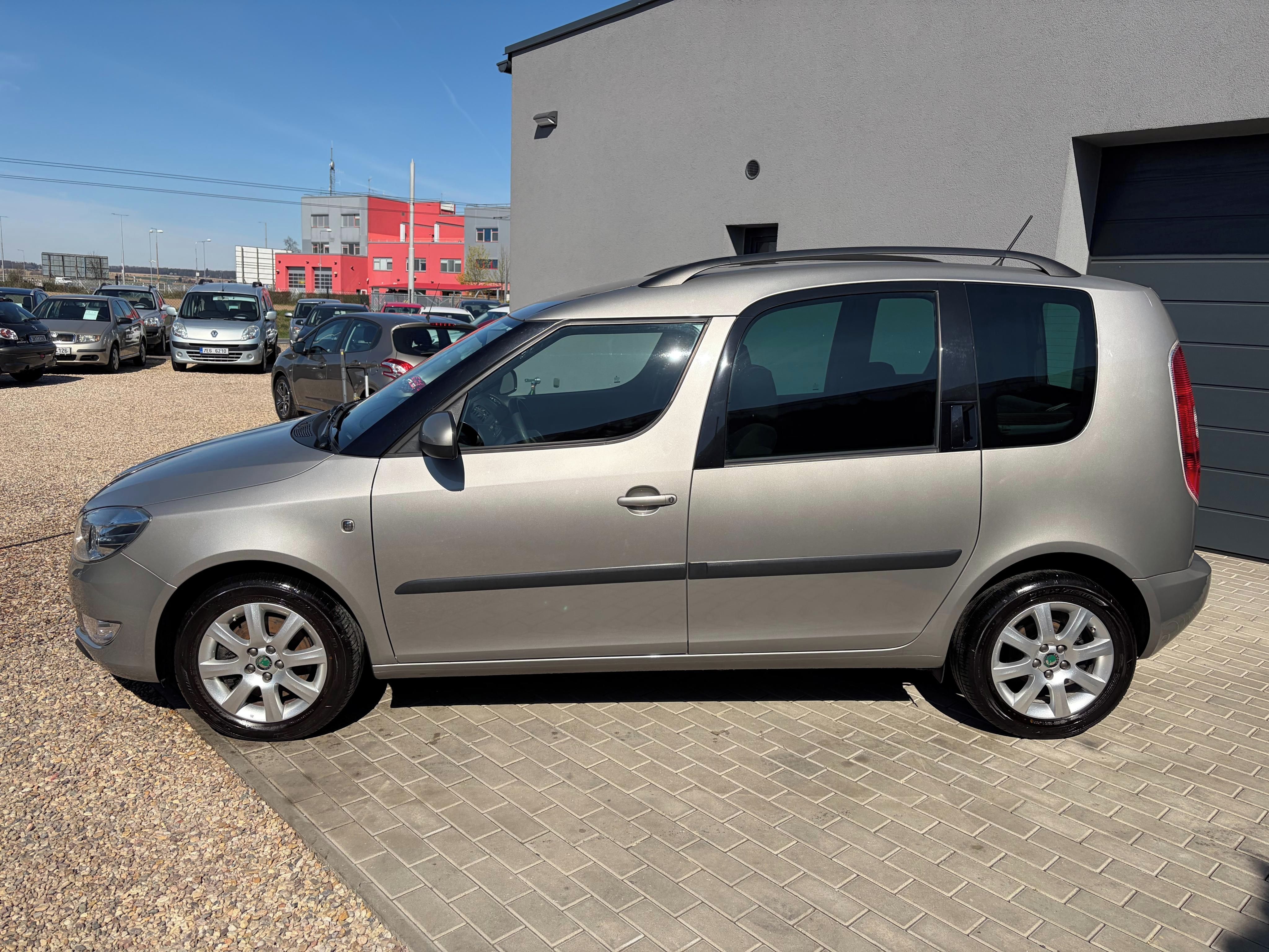 Škoda Roomster, 1.2 TSI 77KW DSG, Po 1. Maj. - fotka 6