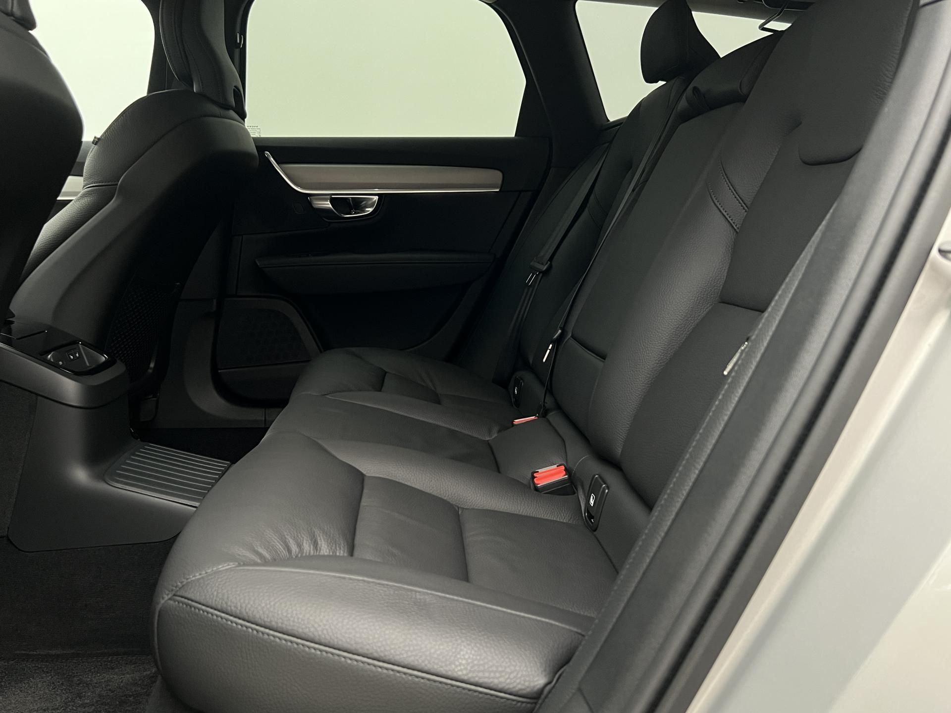 Volvo V90, T6 AWD RECHARGE PLUS DARK AUT - fotka 5