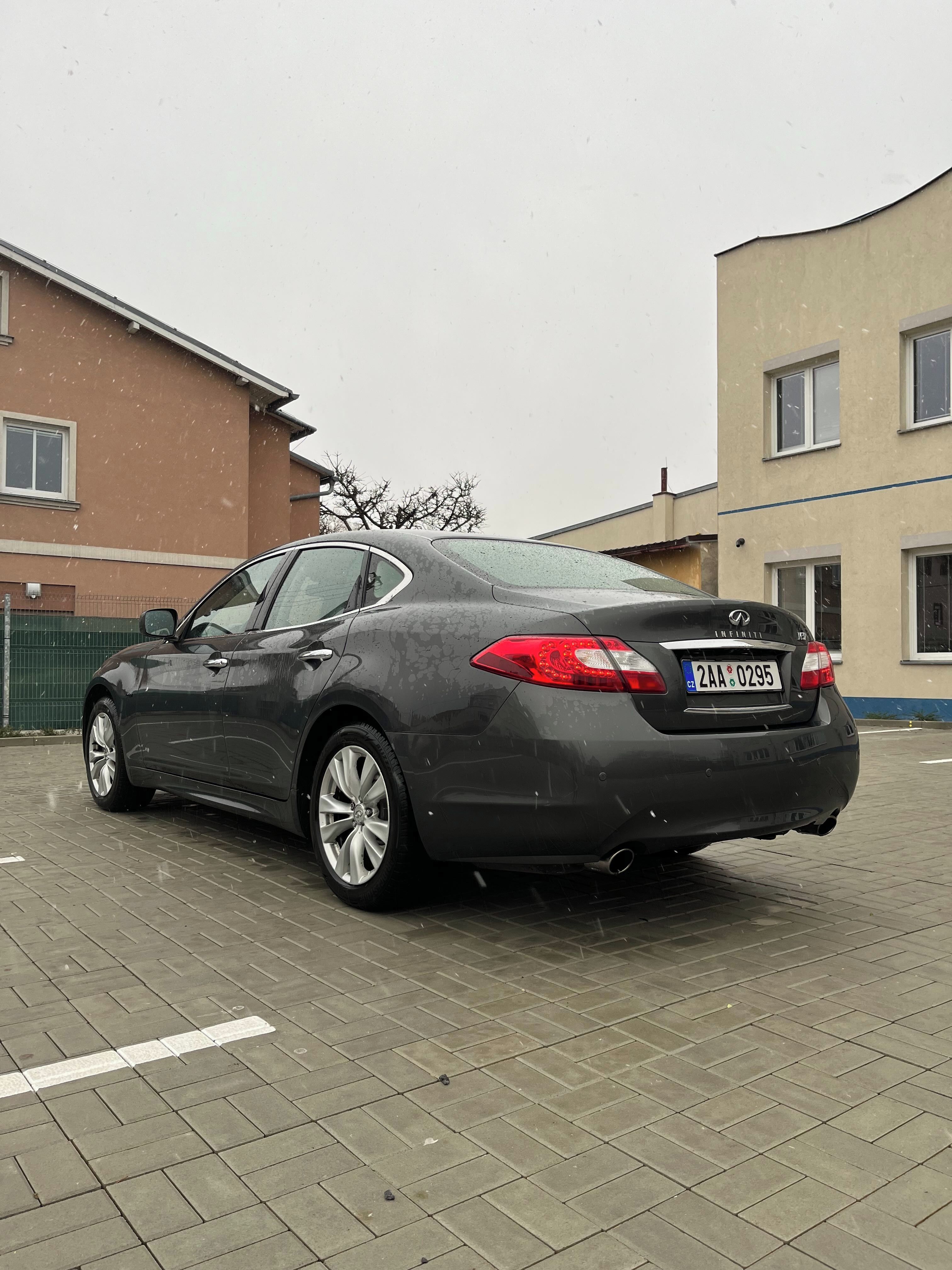 Infiniti M37, 3.7 V6, klimatizovaná sedadla - fotka 5