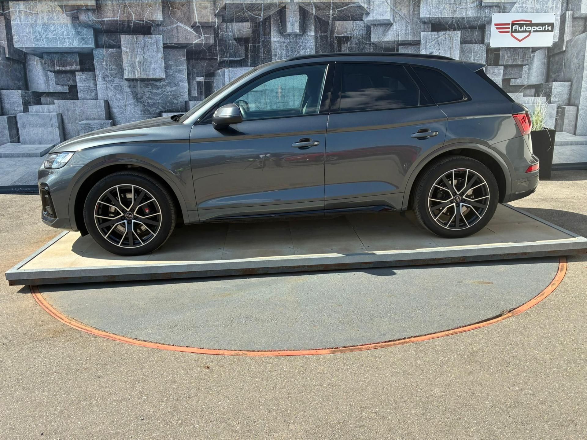 Audi SQ5, 3.0TDi,251KW,4x4,DPH,B&O,SLINE - fotka 4