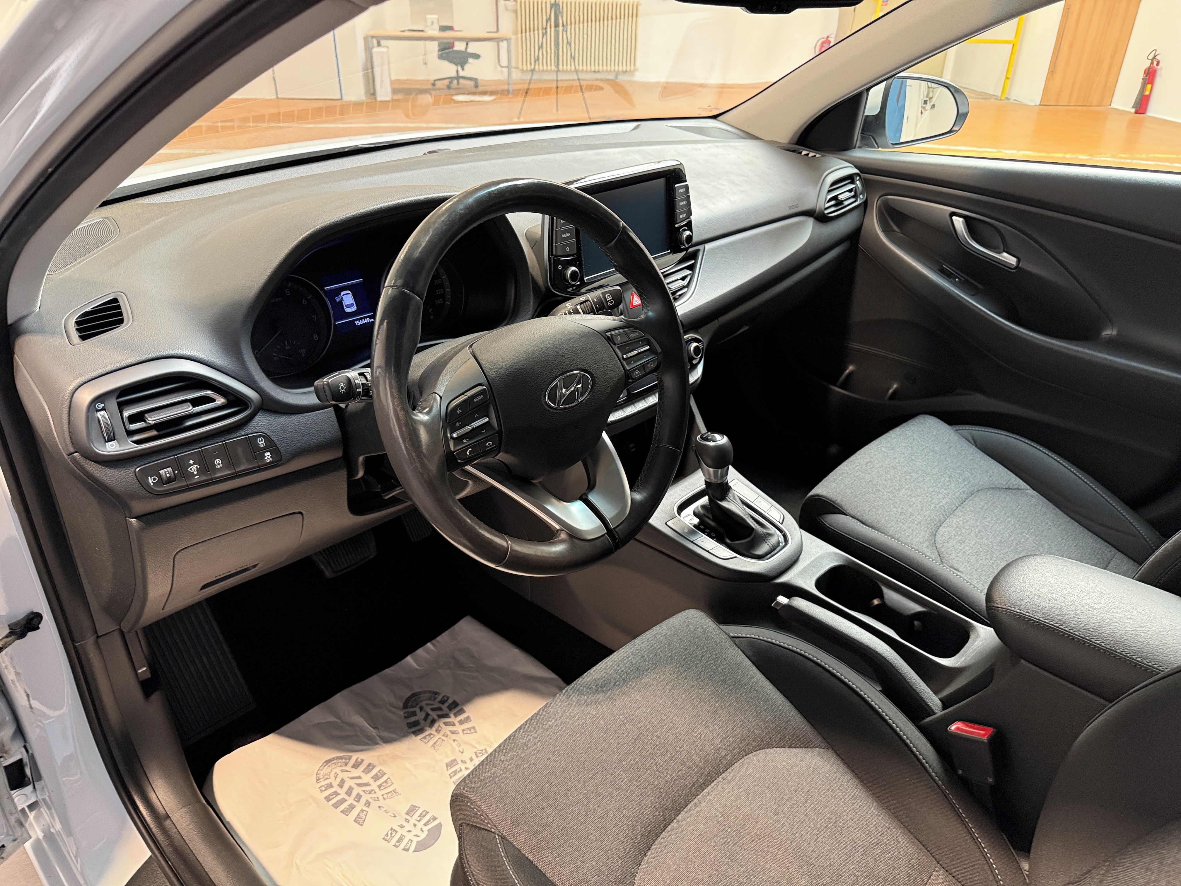 Hyundai i30, 1.5 T-GDI Mild Hyb Family Smar - fotka 5