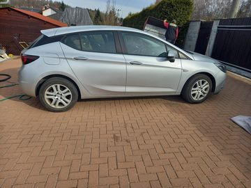 Opel Astra nové v ČR 1 majitel