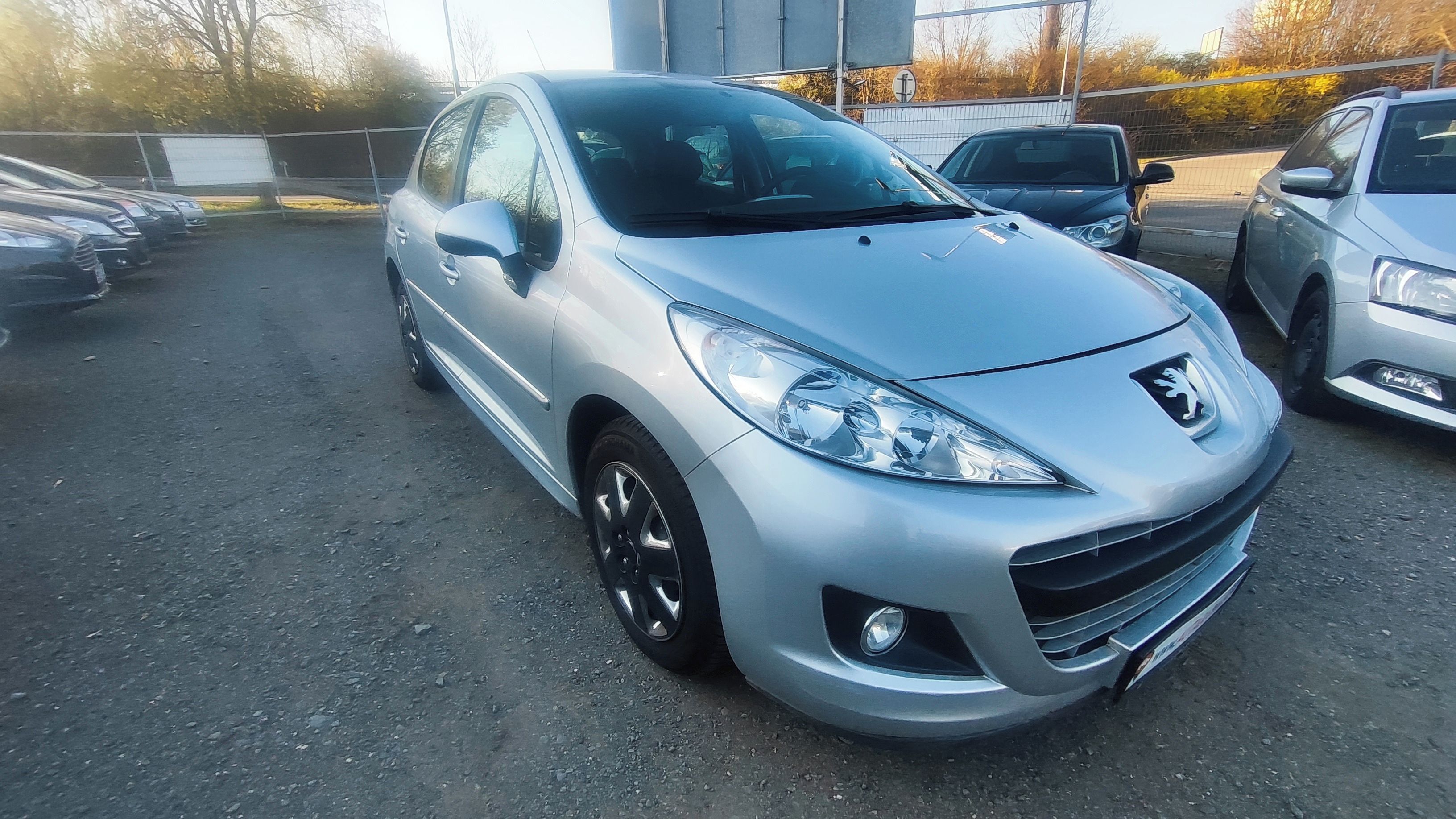 Peugeot 207, 1.4 VTi 70kW - fotka 6