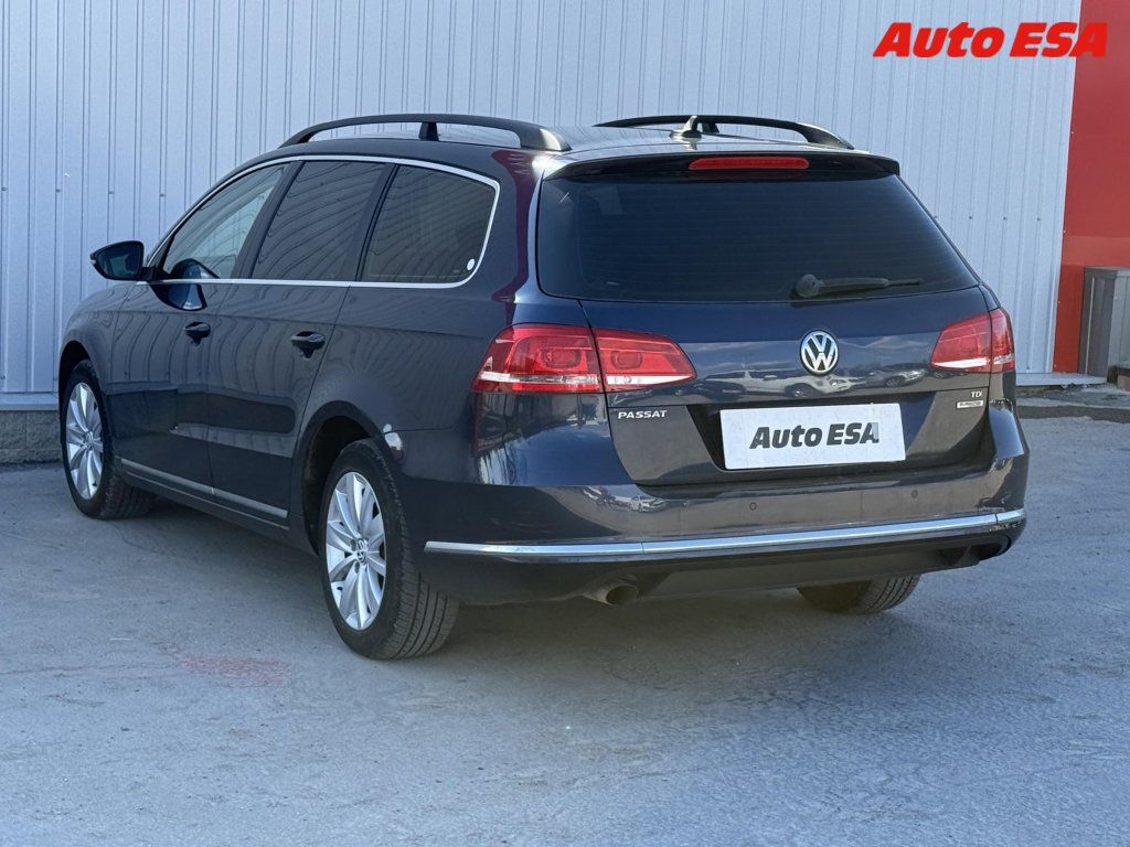 Volkswagen Passat, 1.6TDi,AC,tempo,park.asist - fotka 6