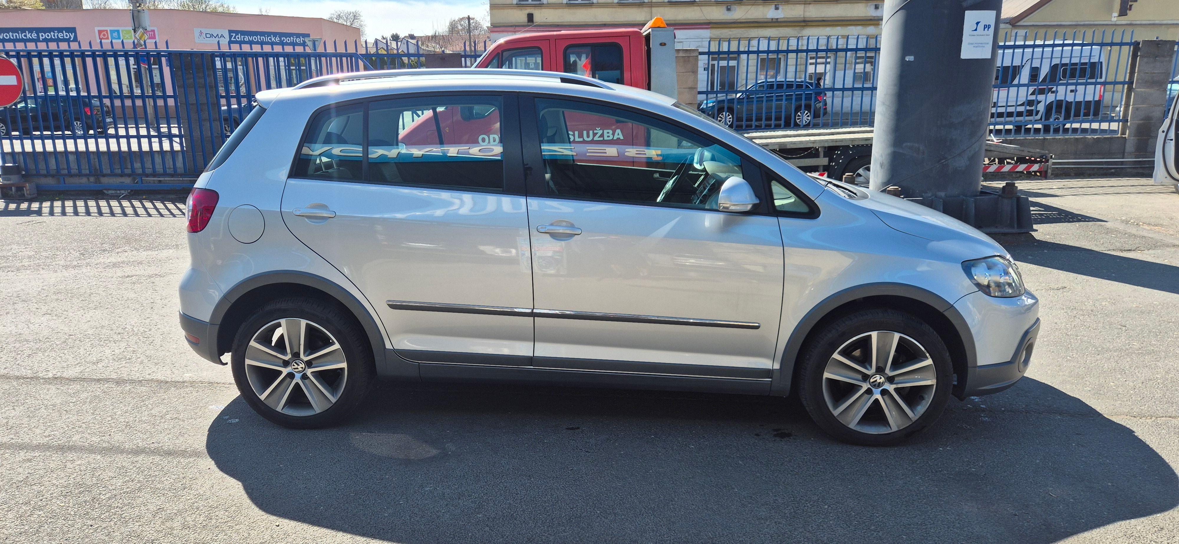 Volkswagen Golf Plus, 1.6 TDI CROSS,AUTOMAT,TOP STAV - fotka 4