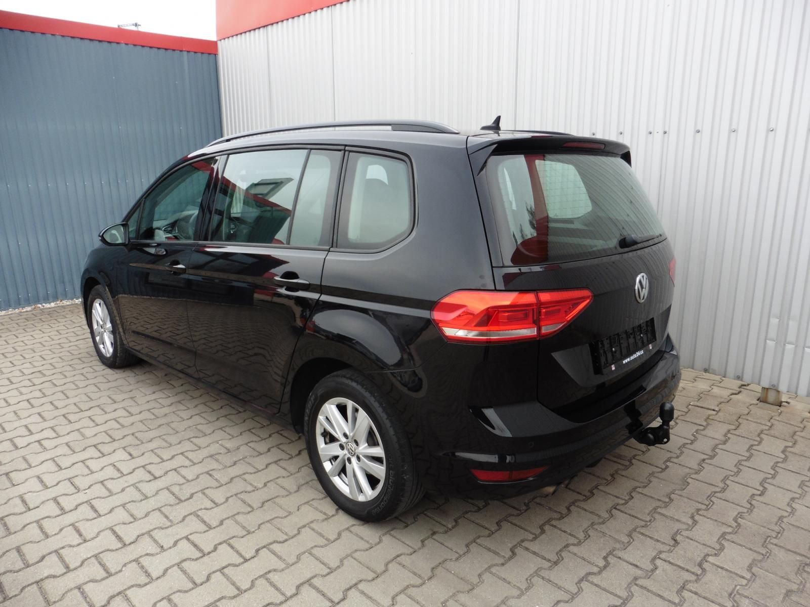 Volkswagen Touran, 2.0 TDi Highline Navi - fotka 4