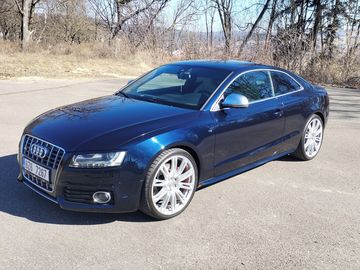 4.2 V8 MANUÁL,ADAPT.tempomat
