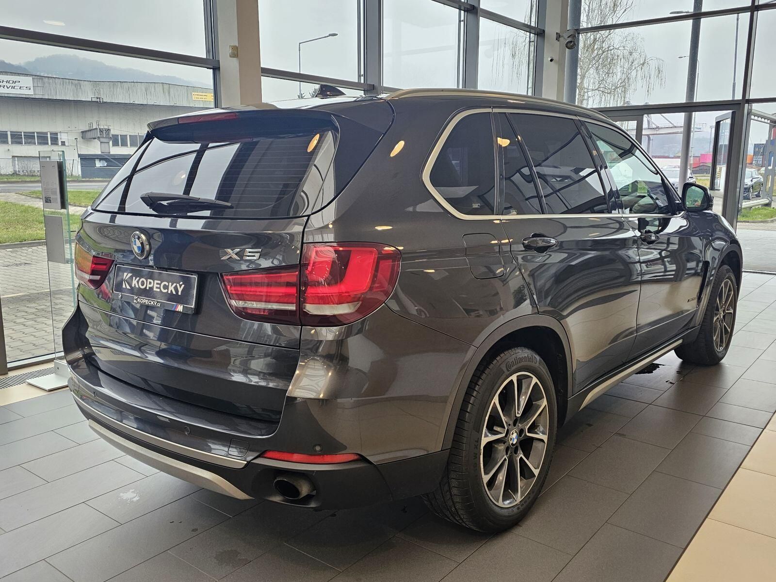 BMW X5, xDrive30d - fotka 6