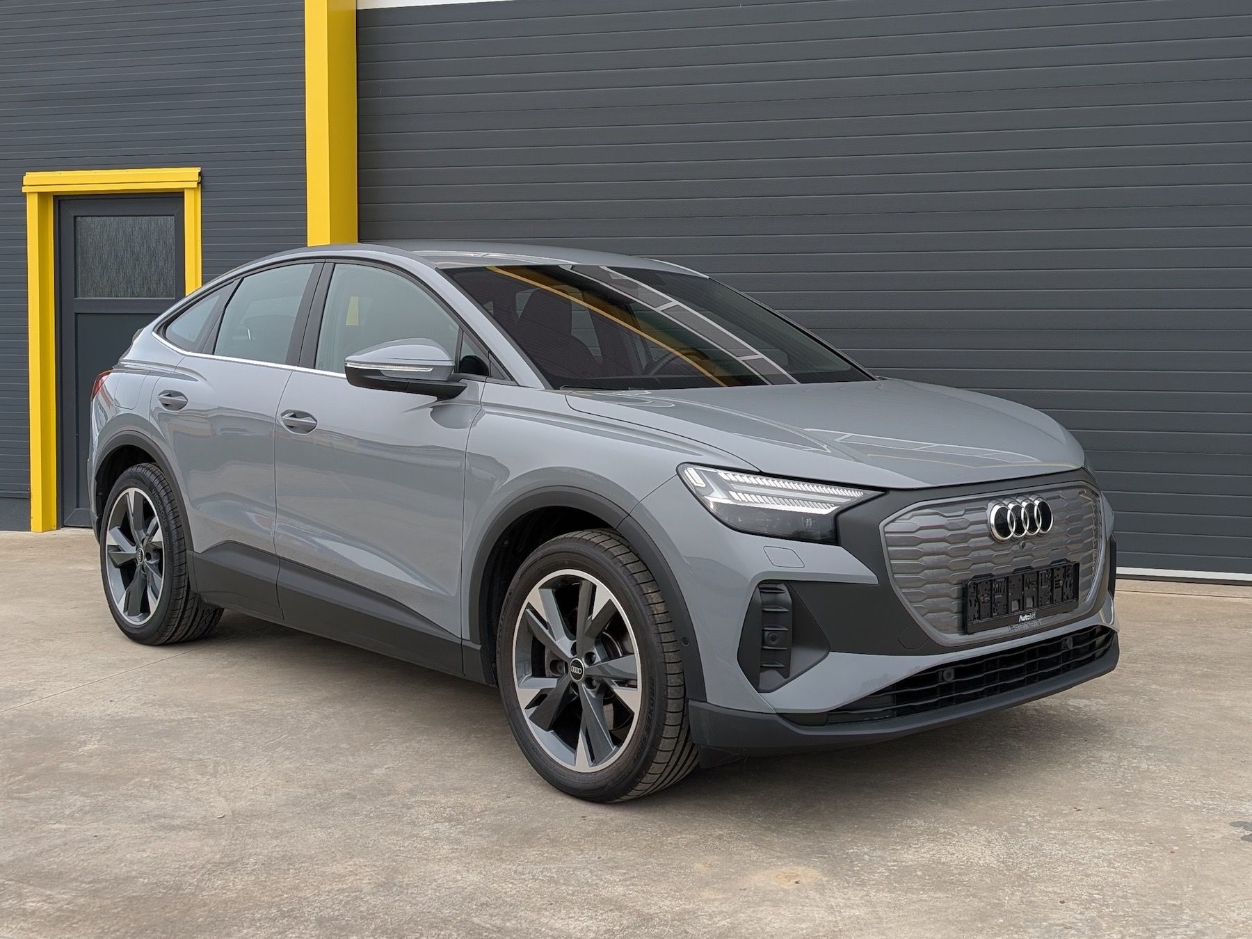 Audi Q4 e-tron, 150 kW, Matrix, ACC, SoH 93,7% - fotka 6