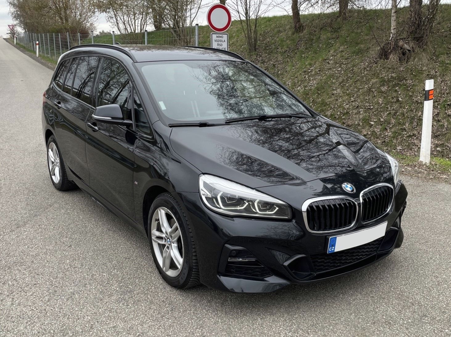BMW Řada 2, 216d Gran Tourer M Sport 2021 - fotka 5