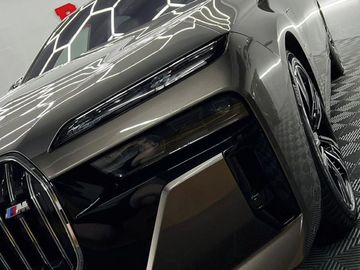 BMW M760e xDrive