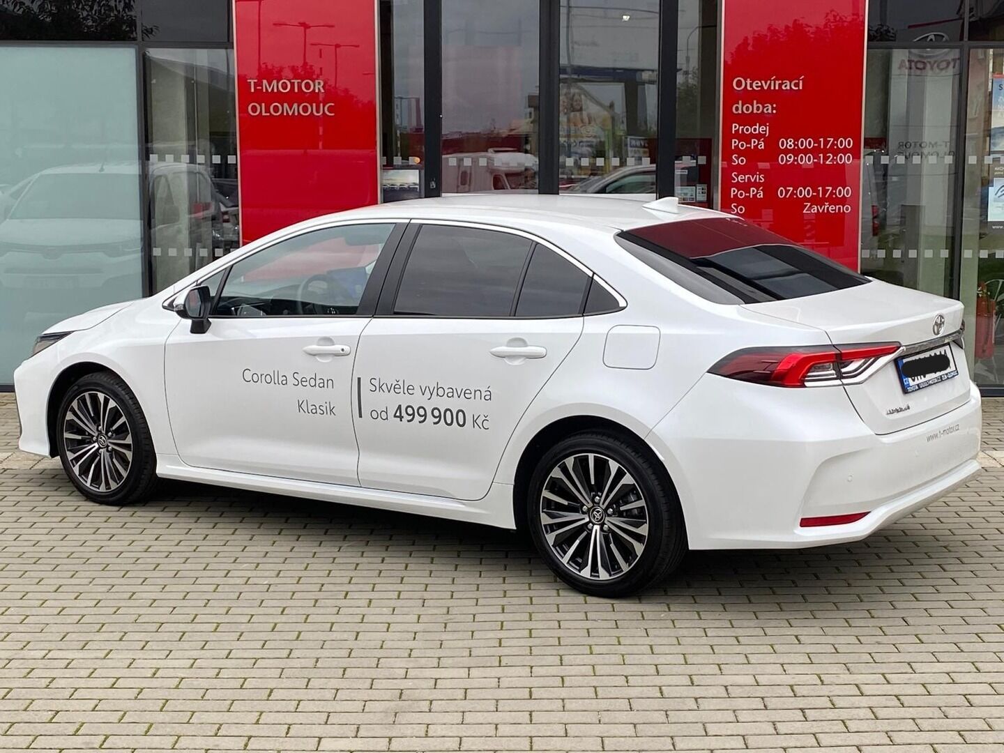 Toyota Corolla, 1.5 Style - fotka 2