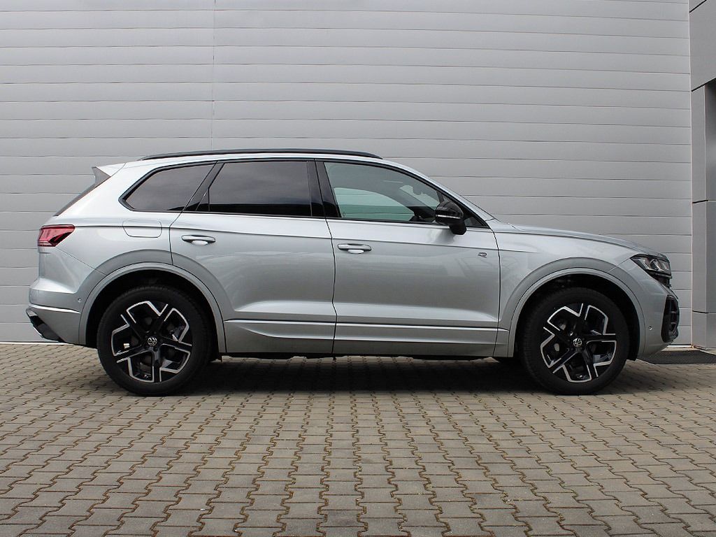 Volkswagen Touareg, R-Line V6 3,0 TDI 170 kW - fotka 6