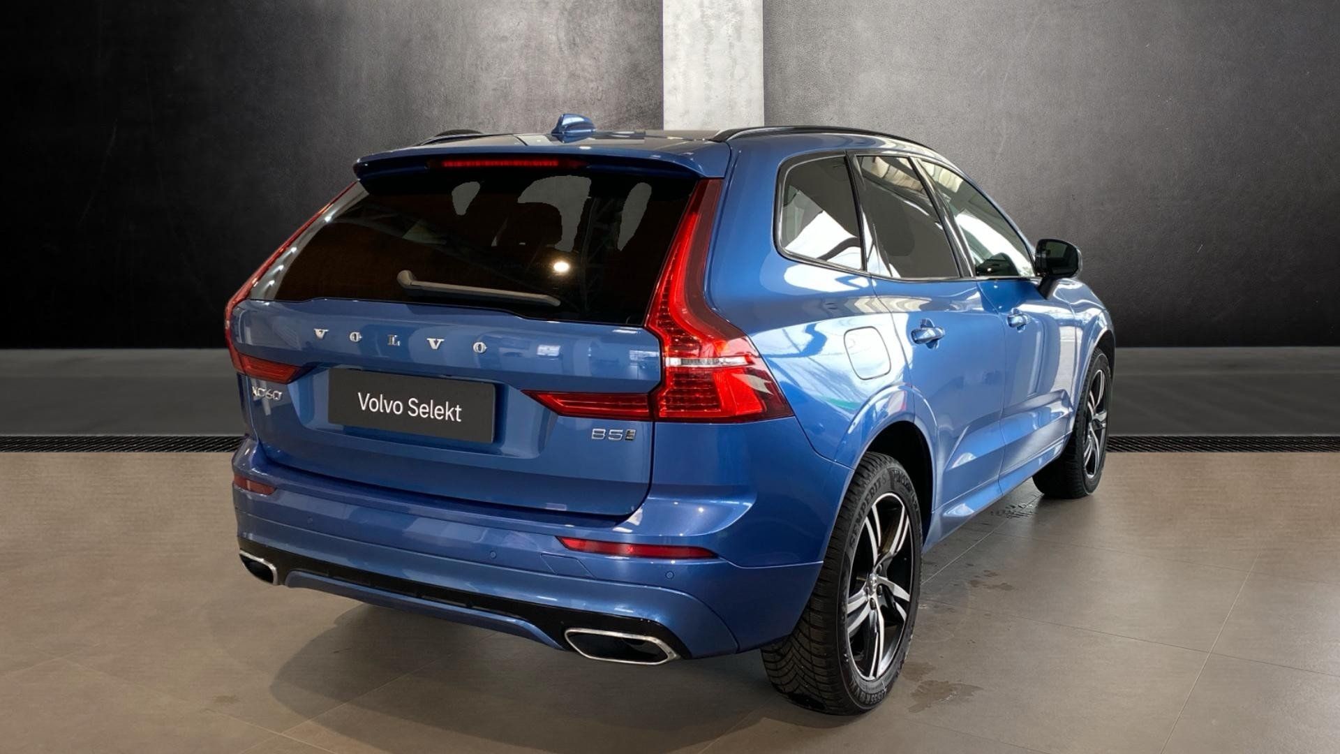 Volvo XC60, R-DESIGN, B5 AWD, 184+10 kW / - fotka 3