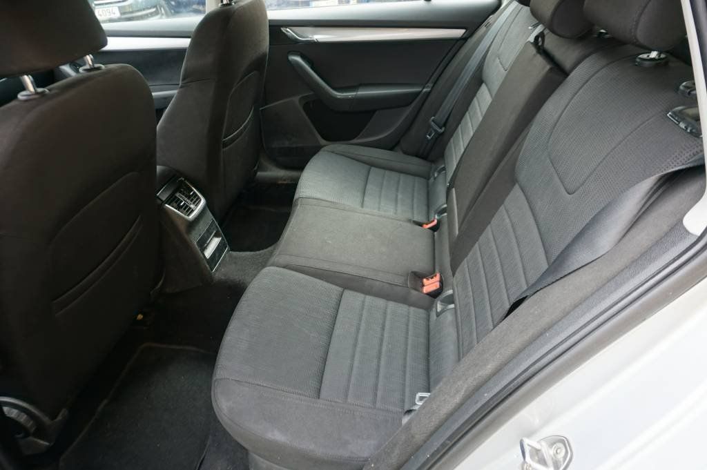 Škoda Octavia, 1,6   nové v ČR - fotka 6