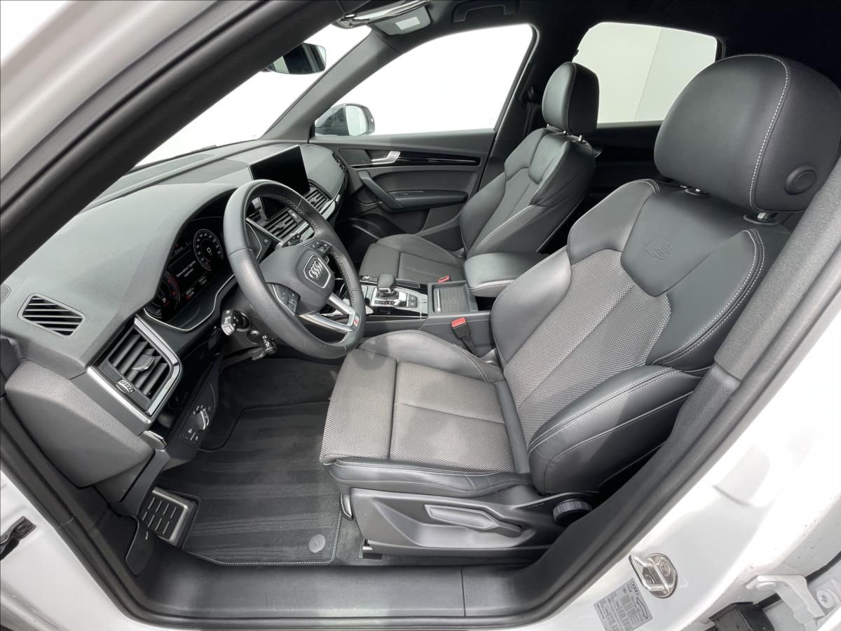 Audi Q5, 2,0 TDI quattro S line  Sportb - fotka 4