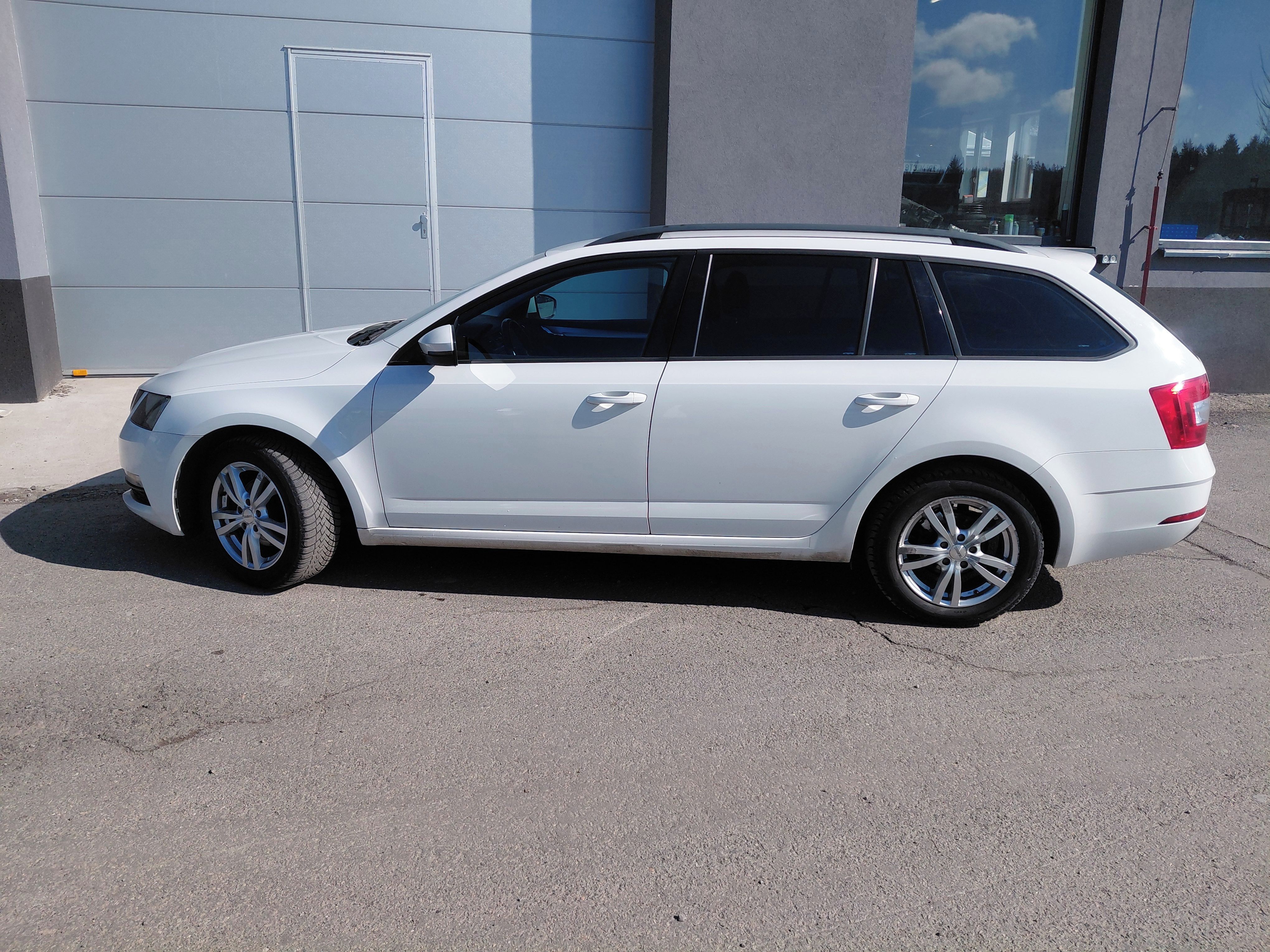 Škoda Octavia, III 1.6 TDi 85 kW FACELIFT - fotka 3