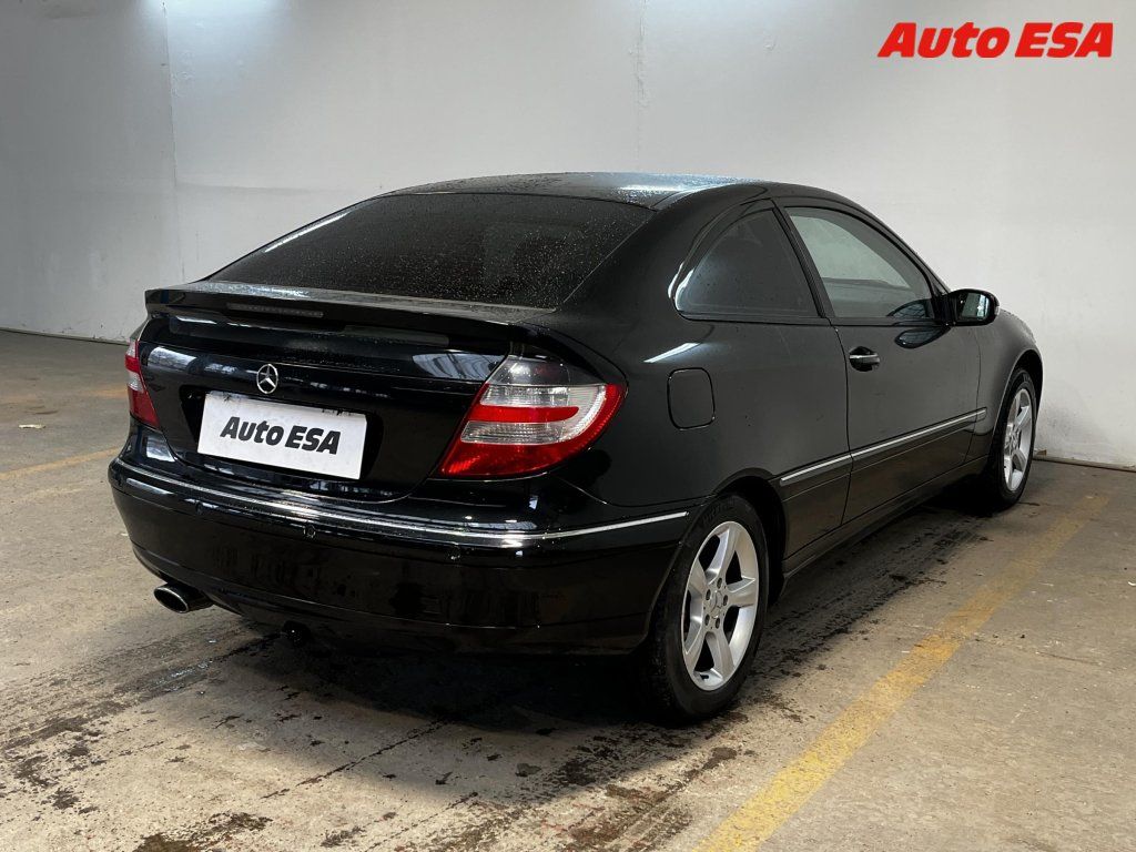 Mercedes-Benz Třídy C, 2.5 V6 C230,Kůže - fotka 4