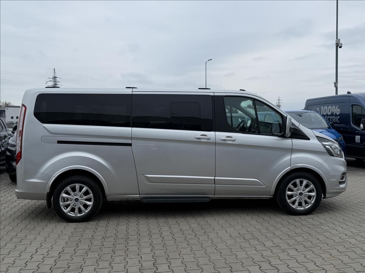 Ford Tourneo Custom, 2,0 EcoBlue 136kW Titanium Aut - fotka 6