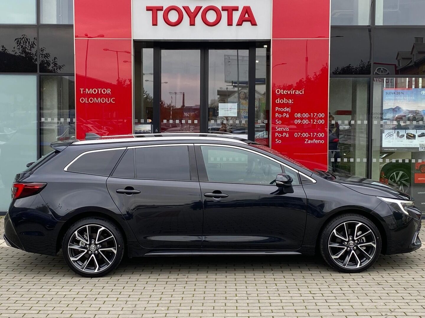 Toyota Corolla, 2.0 Hybrid Executive - fotka 6