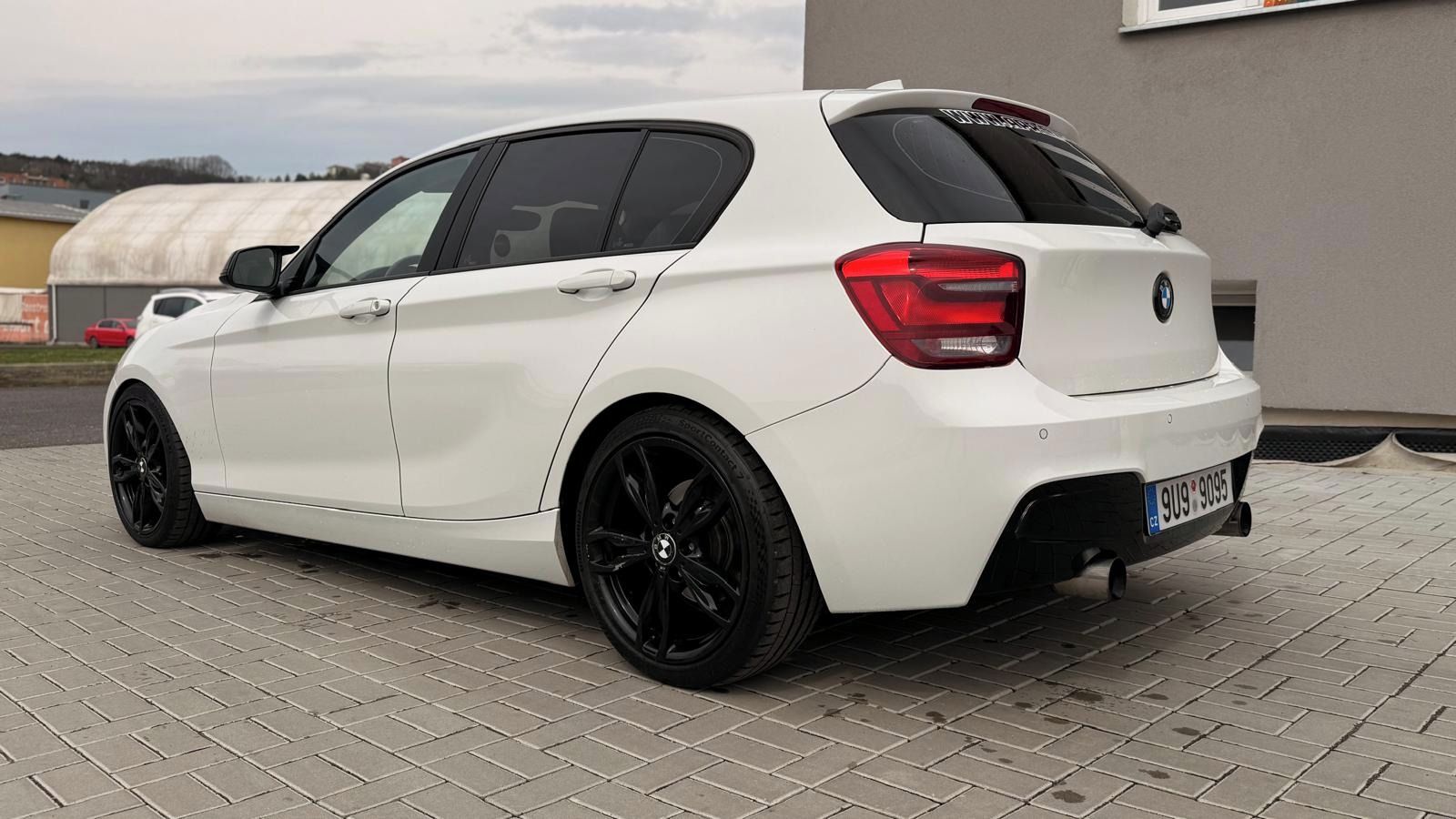 BMW Řada 1, BMW 116i M Paket - fotka 3