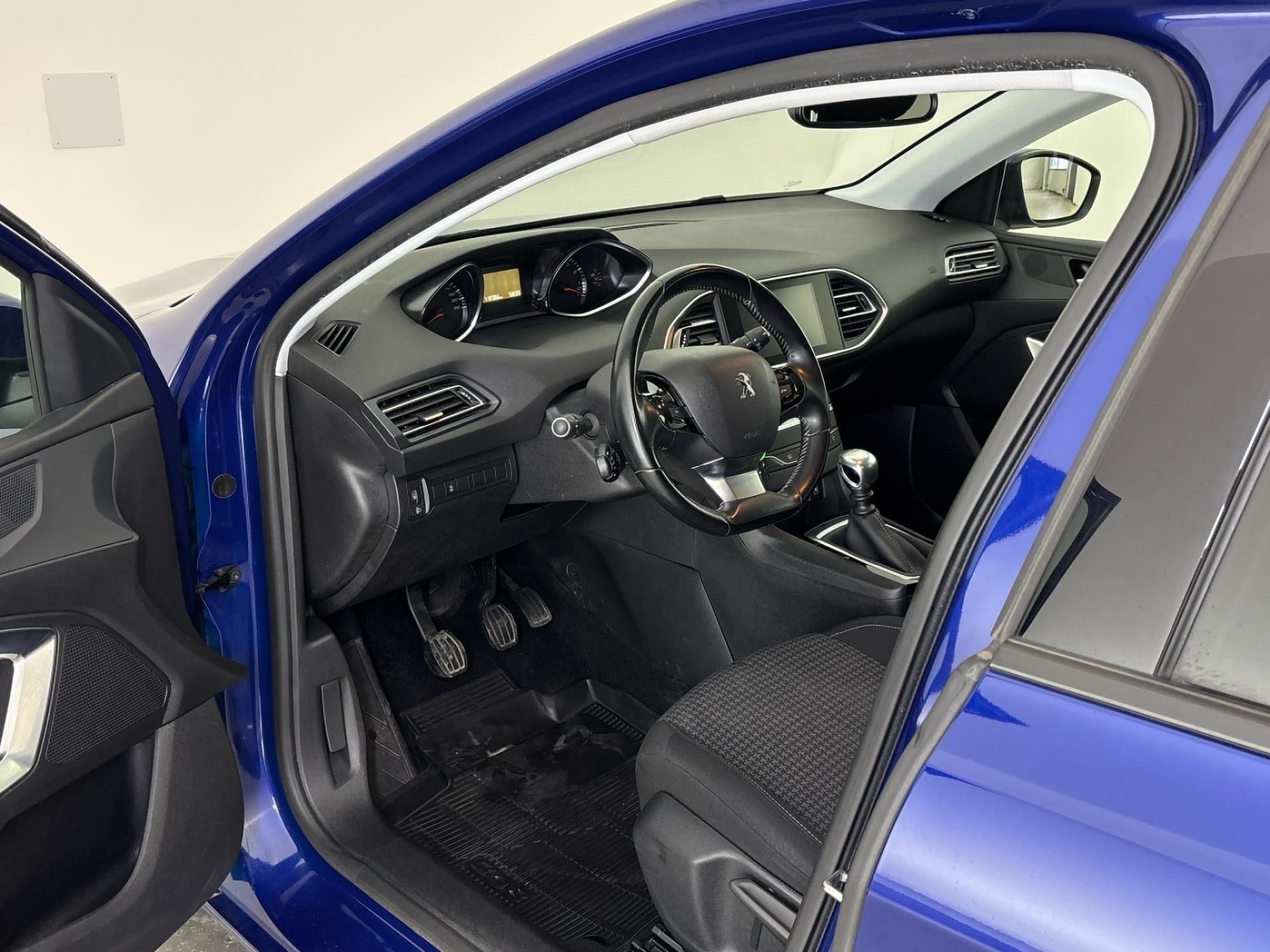Peugeot 308, 1.2 PureTech / 81 kW - fotka 6