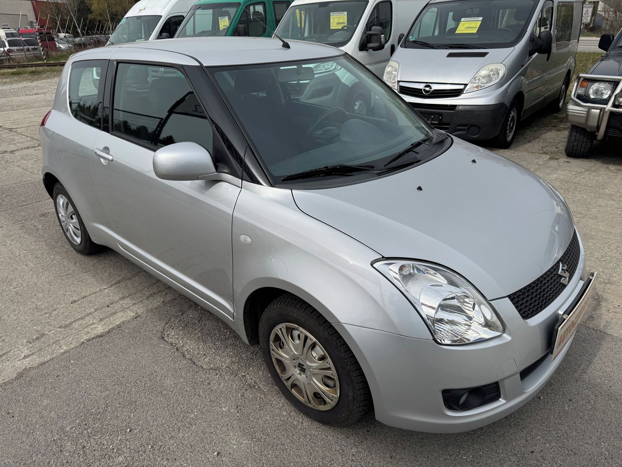 Suzuki Swift, 1.4i 68kW 3Dvř. - fotka 4