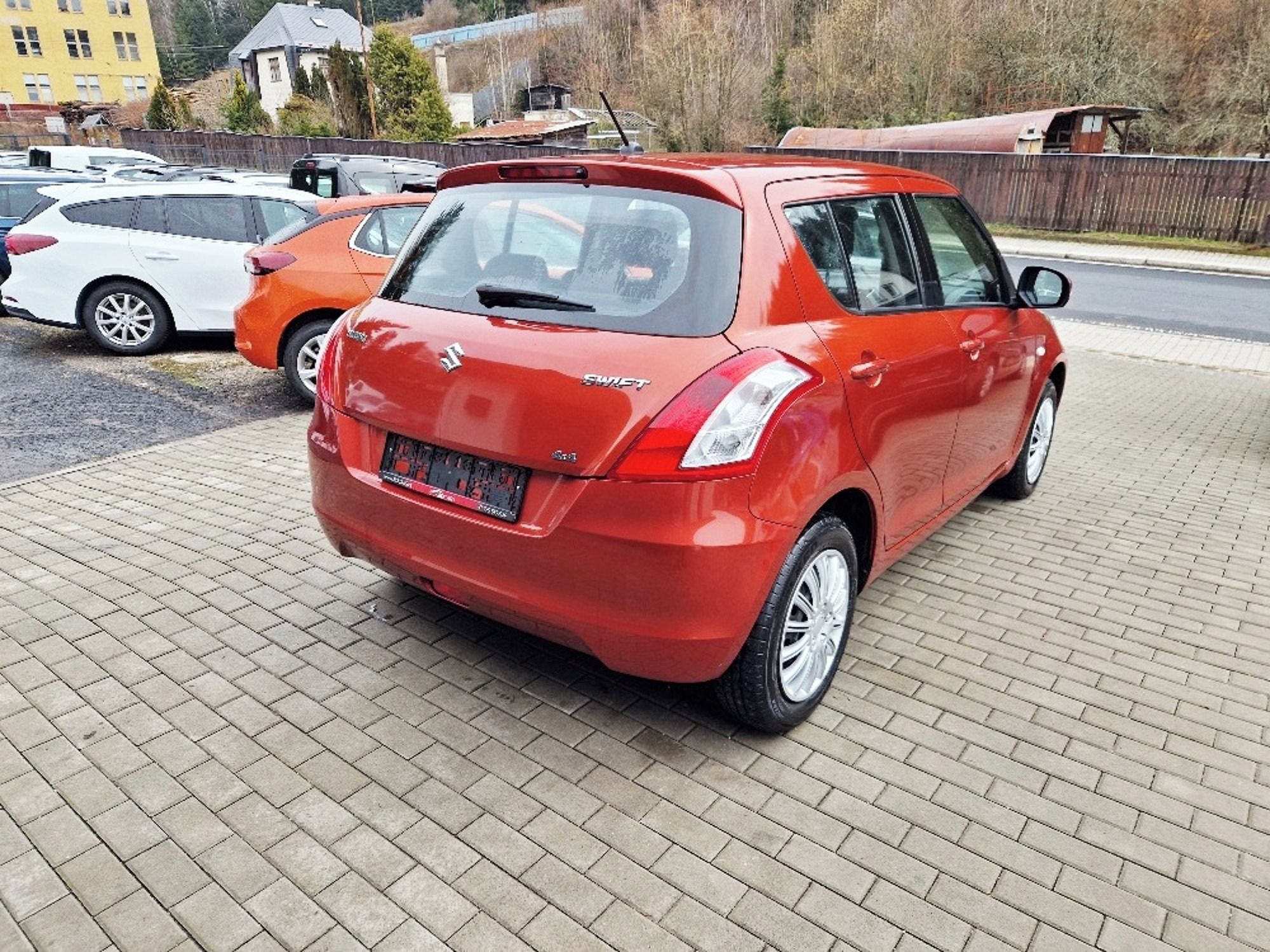 Suzuki Swift, 1.2i (69 kW), 4x4, plný servis - fotka 4