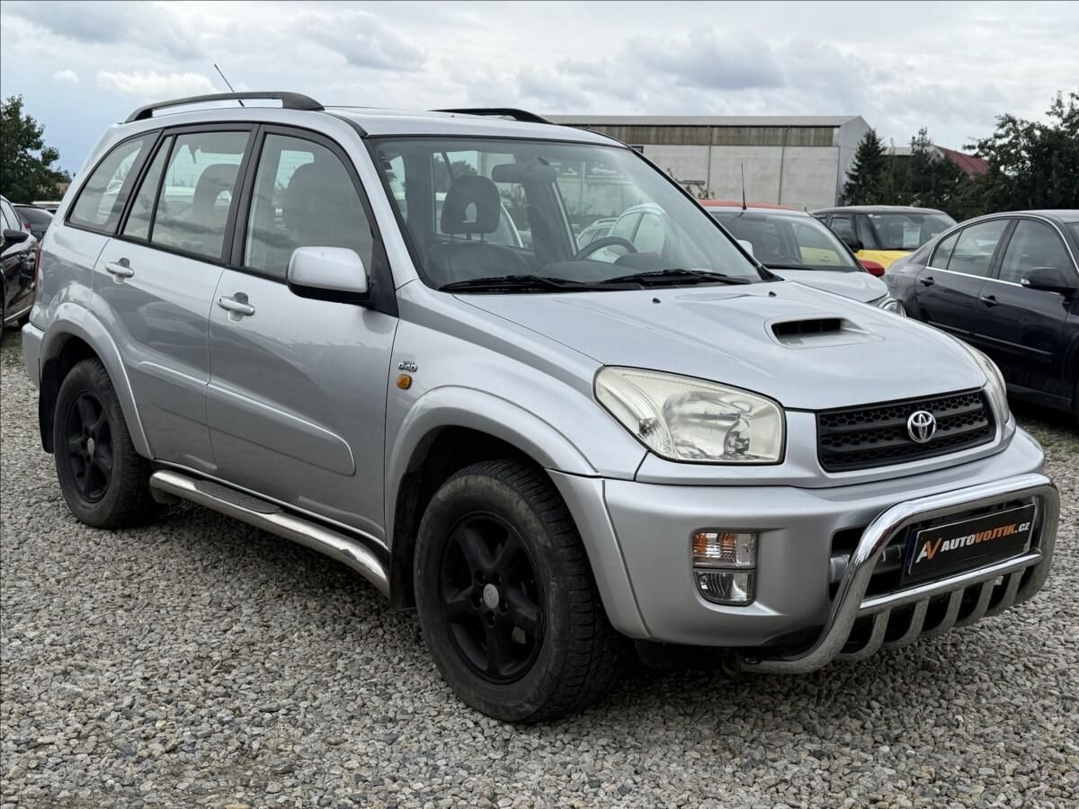 Toyota Rav4, 2,0 D-4D 4X4 TAŽNÉ NOVÁ STK - fotka 3