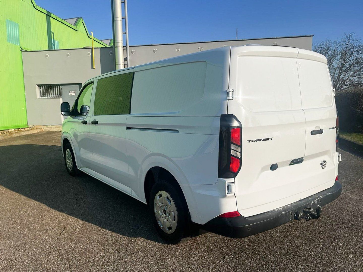 Ford Transit Custom, 2.0 TDCi 100kW 6 míst L2H1 - fotka 3