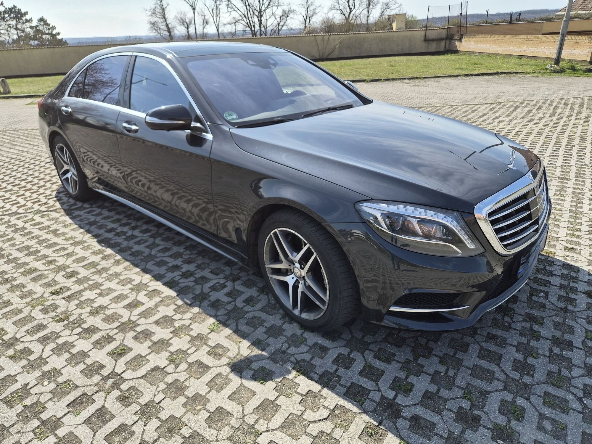 Mercedes-Benz Třídy S, Luxusně vybavený - fotka 3