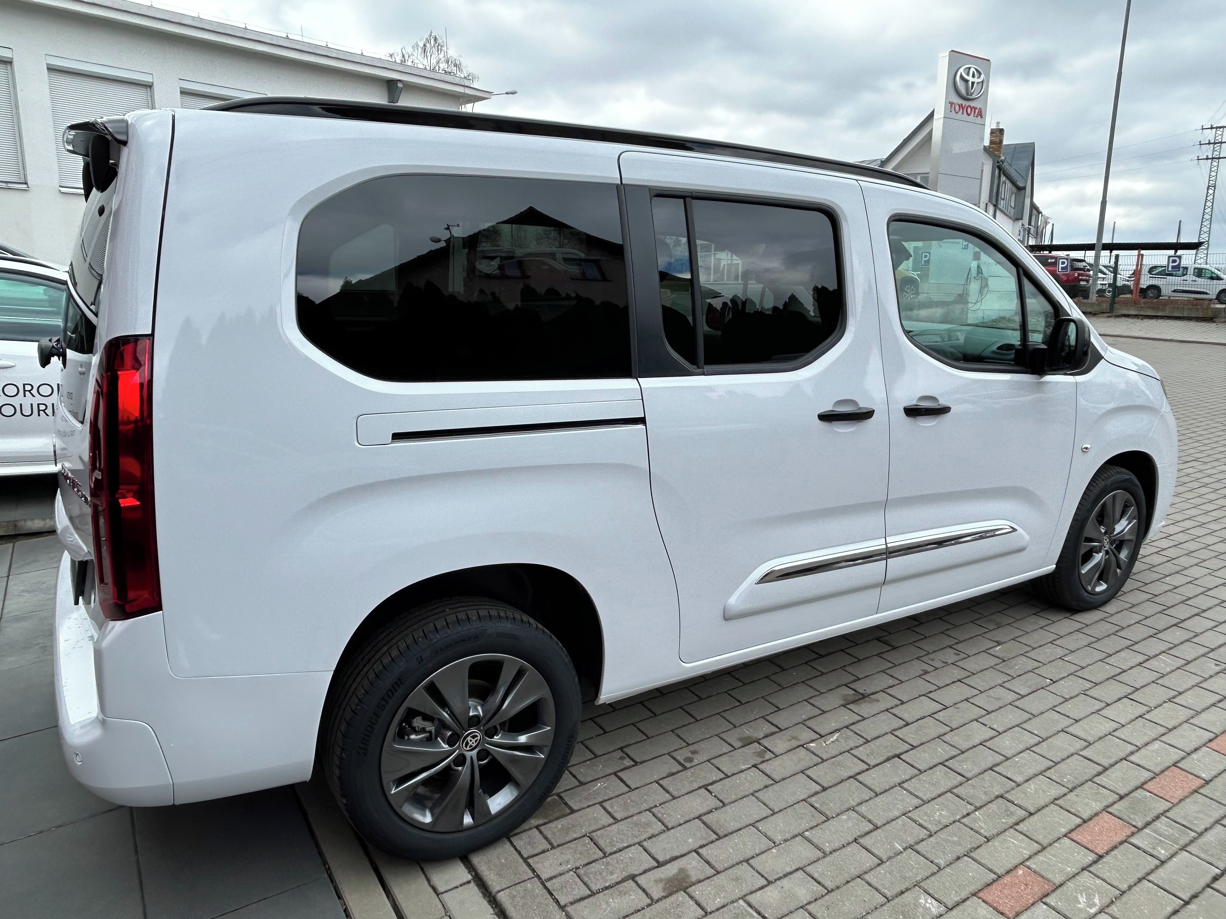 Toyota Proace City Verso, Long 1,5D 130PS Family 7Míst - fotka 3