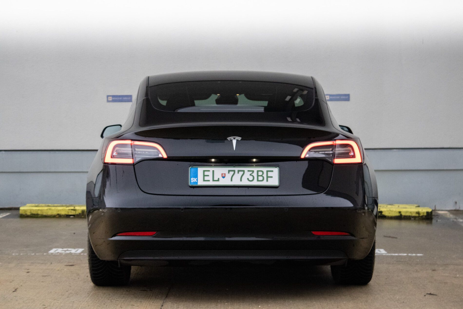 Tesla Model 3 - fotka 6