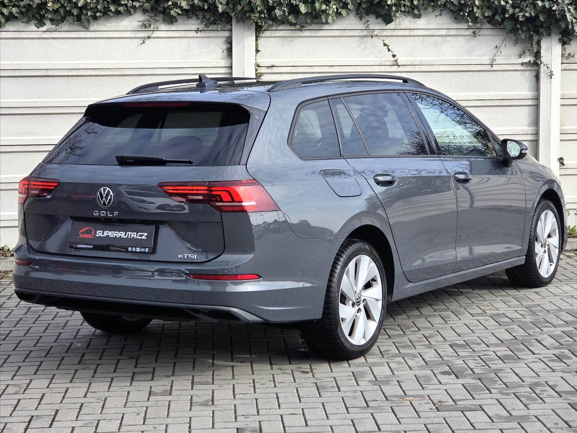 Volkswagen Golf, 1,5 eTSi 110kW DSG Life Tov.zá - fotka 6