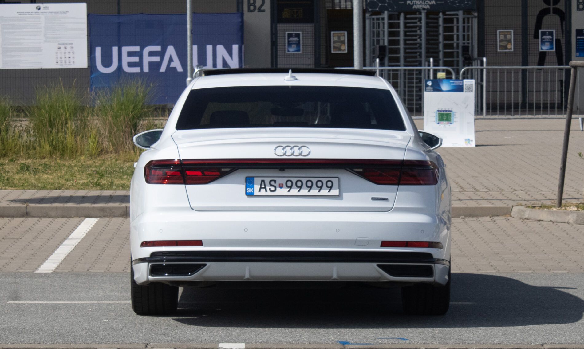 Audi A8 - fotka 6