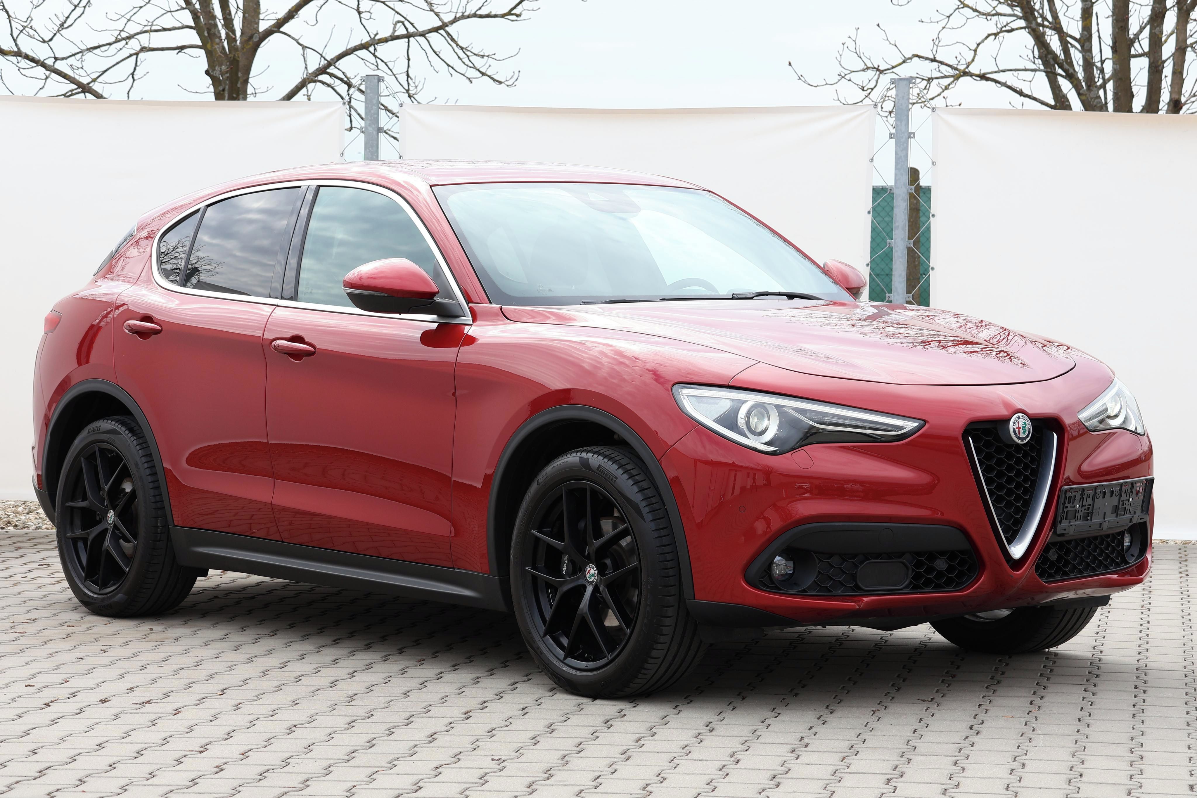 Alfa Romeo Stelvio, 2.2JTD*Q4*154kW*ACC*KEYLESS* - fotka 3