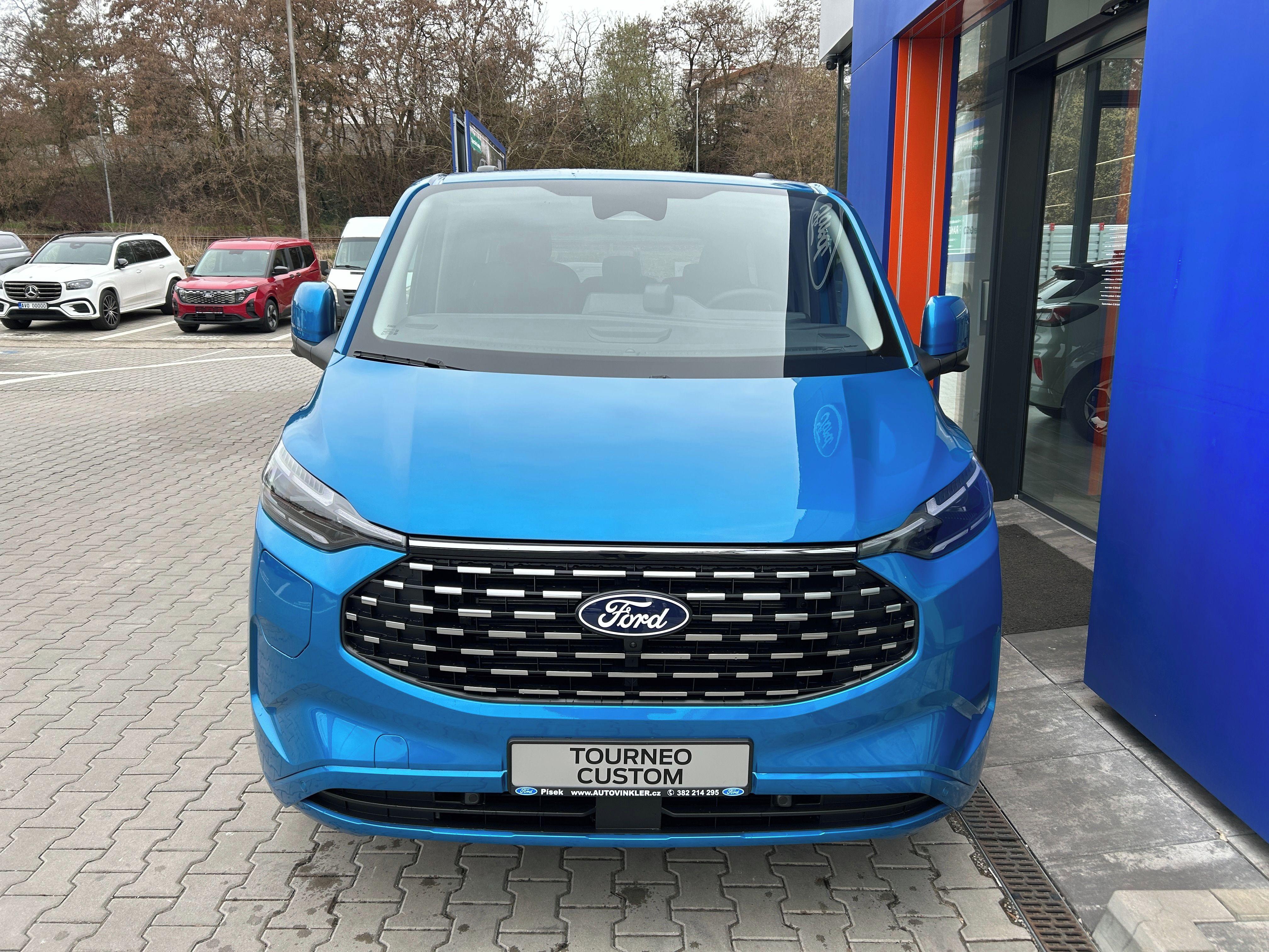 Ford Tourneo Custom, Titanium X L1 2.5 PHEV 171kW - fotka 2