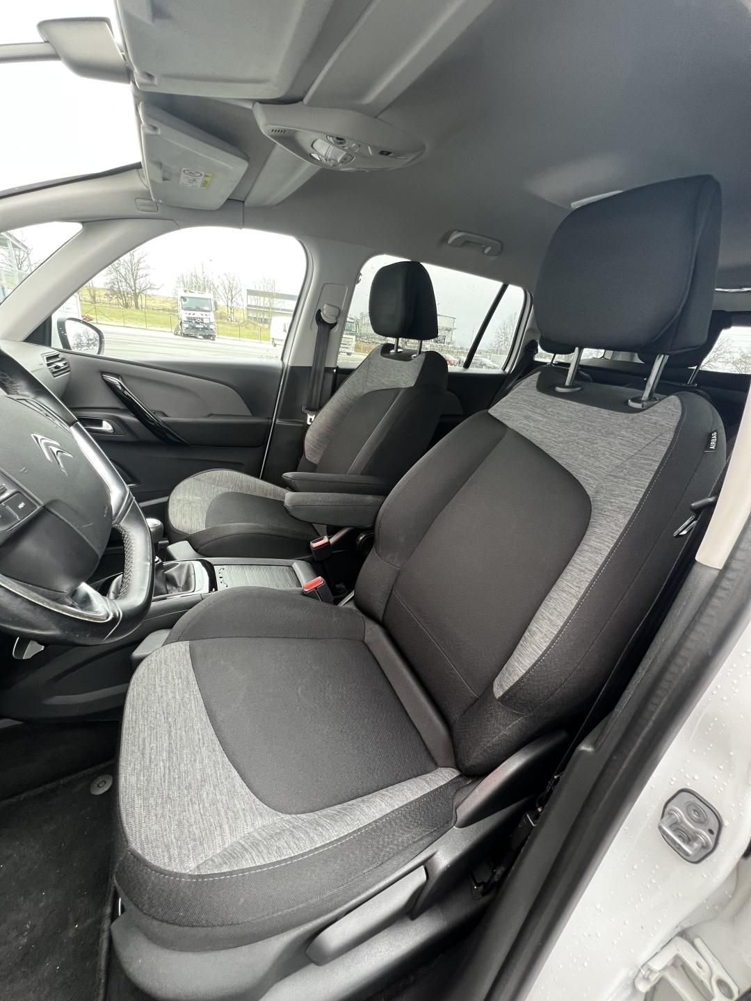 Citroën Grand C4 Picasso, 1.2PT 96kW 7-Míst Feel1 TZ - fotka 6
