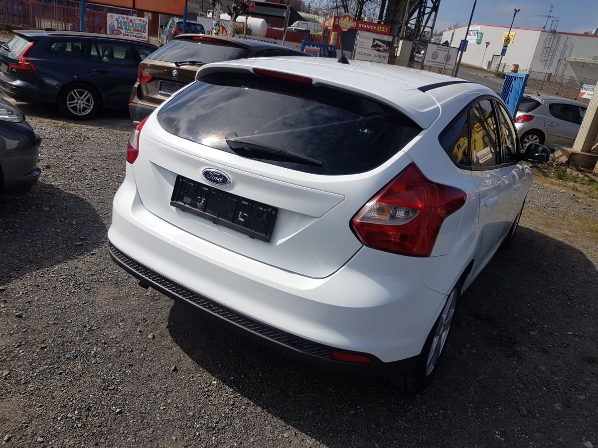 Ford Focus, 1.0i 74KW VÝHŘEV. SED. - fotka 6
