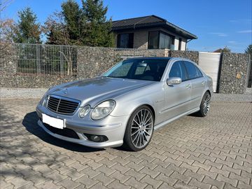 Mercedes benz E55 AMG V8