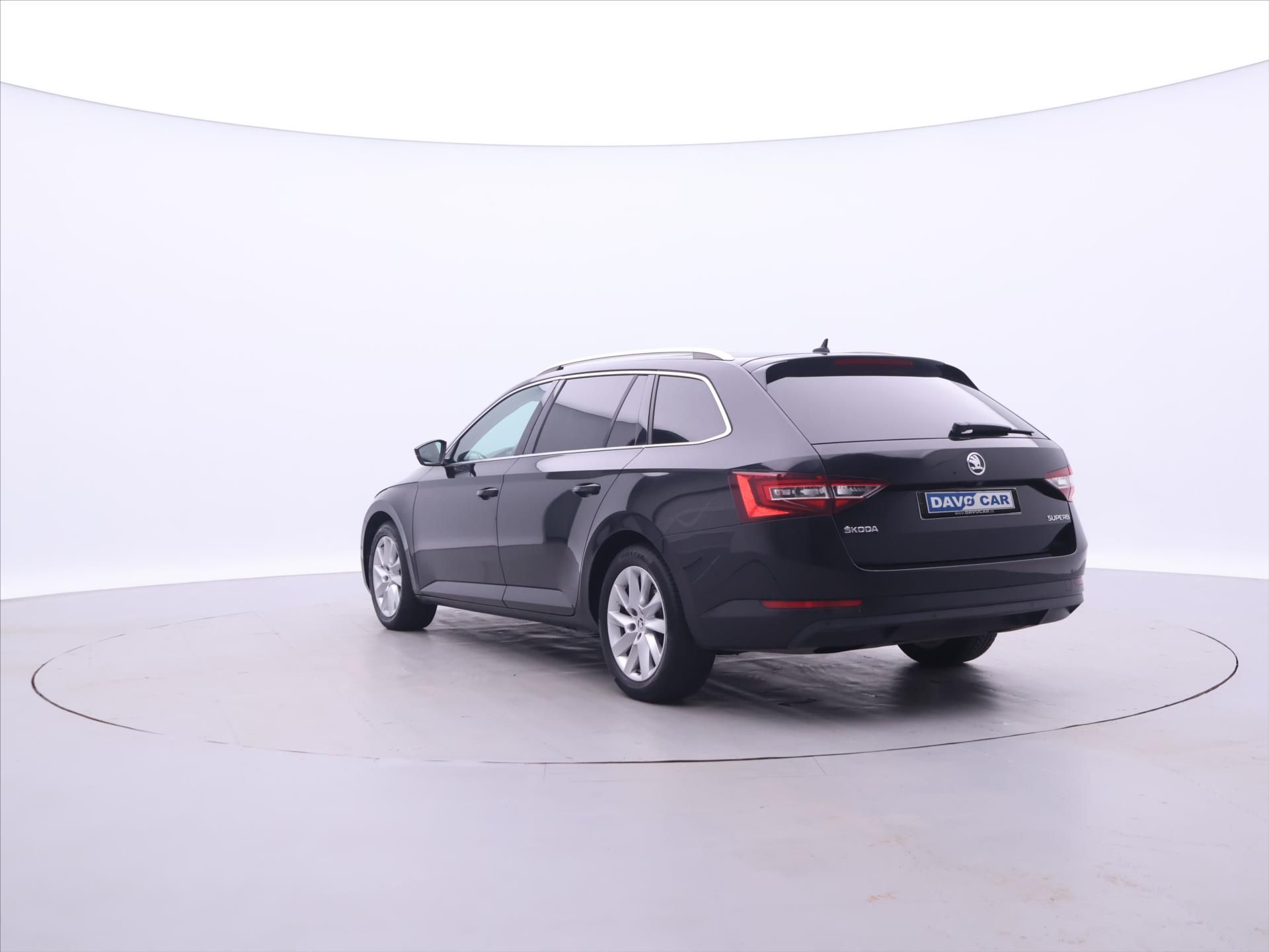 Škoda Superb, 1,6 TDI DSG Style Panorama - fotka 5