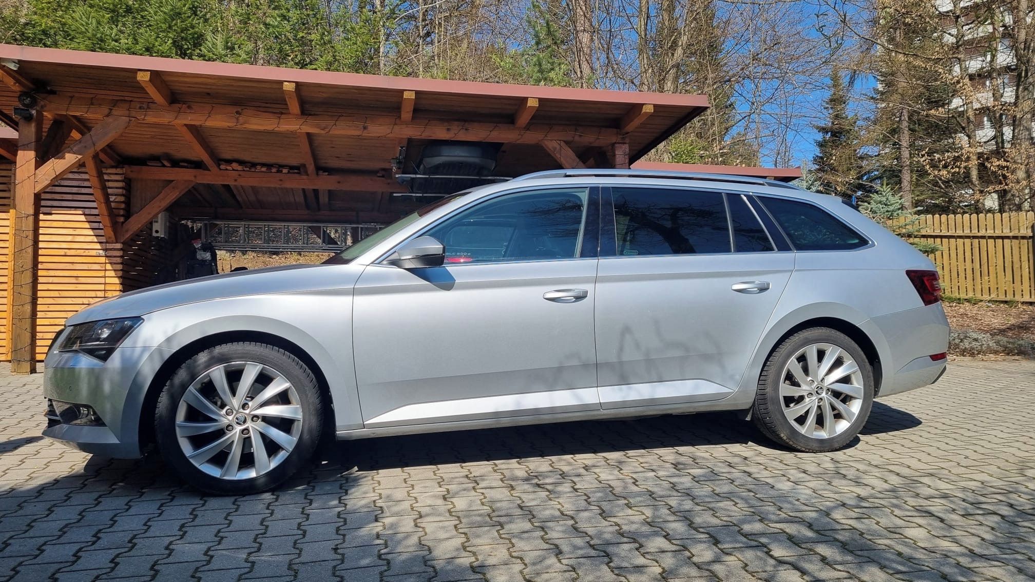 Škoda Superb, 110 kW DSG, model 2018 - fotka 4