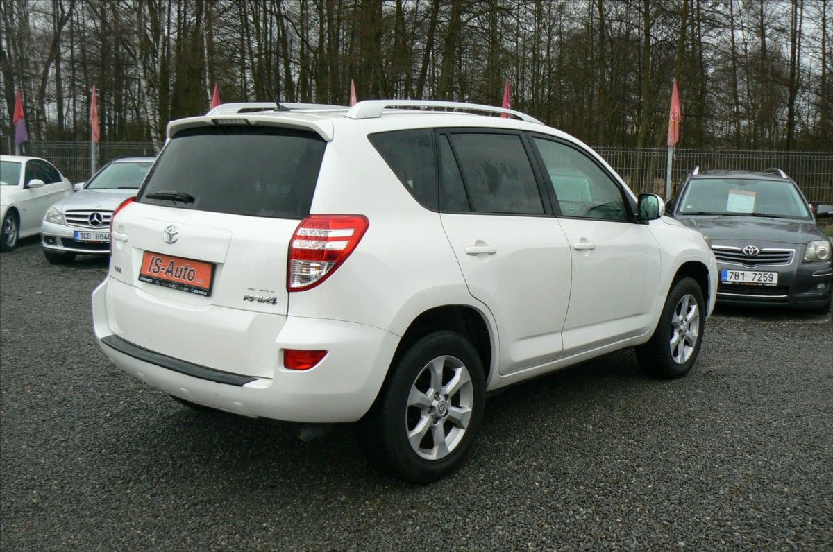 Toyota Rav4, 2,2 CRDi 4x4 - fotka 4