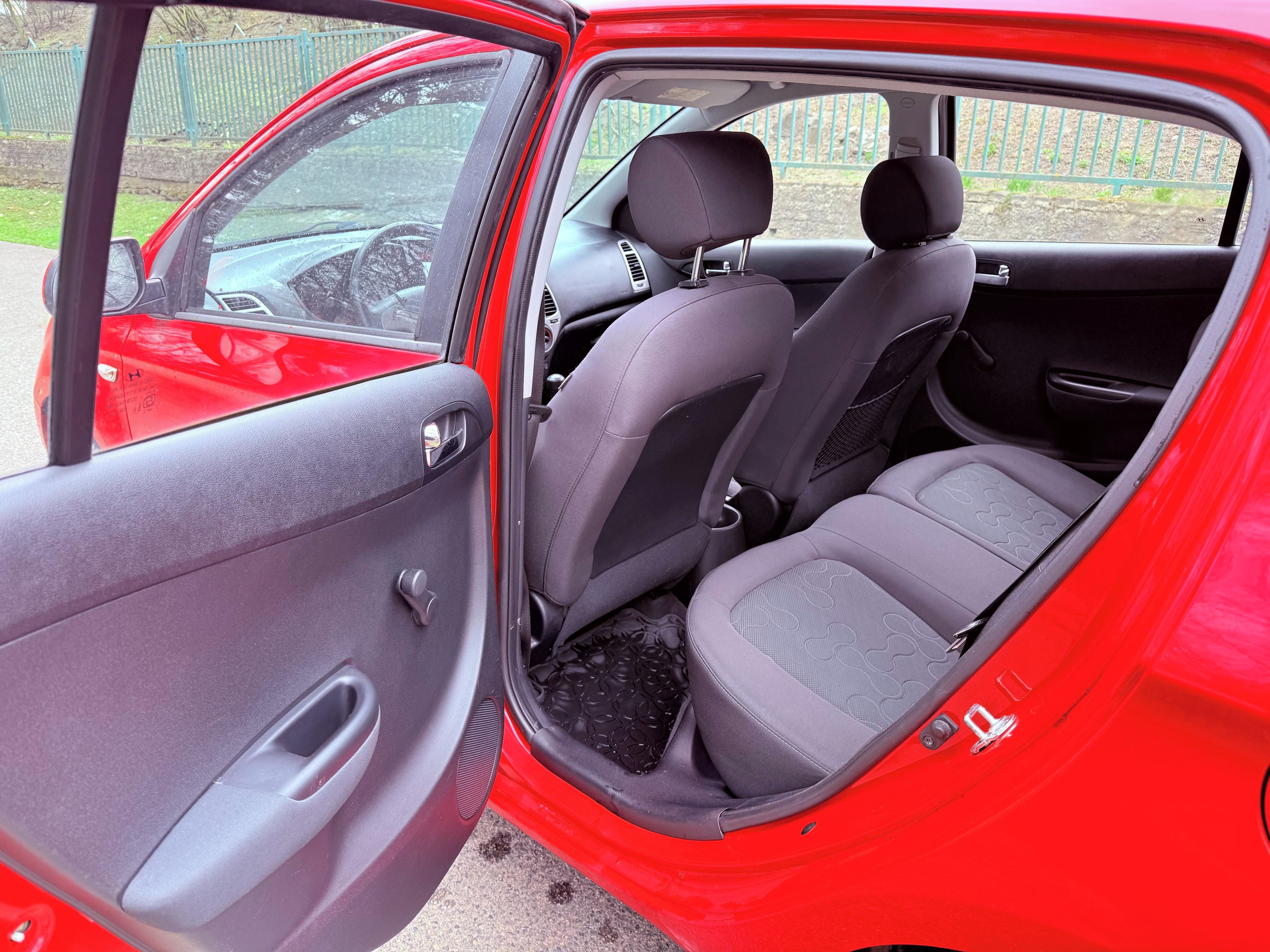 Hyundai i20, 1.2i 2010 - fotka 6