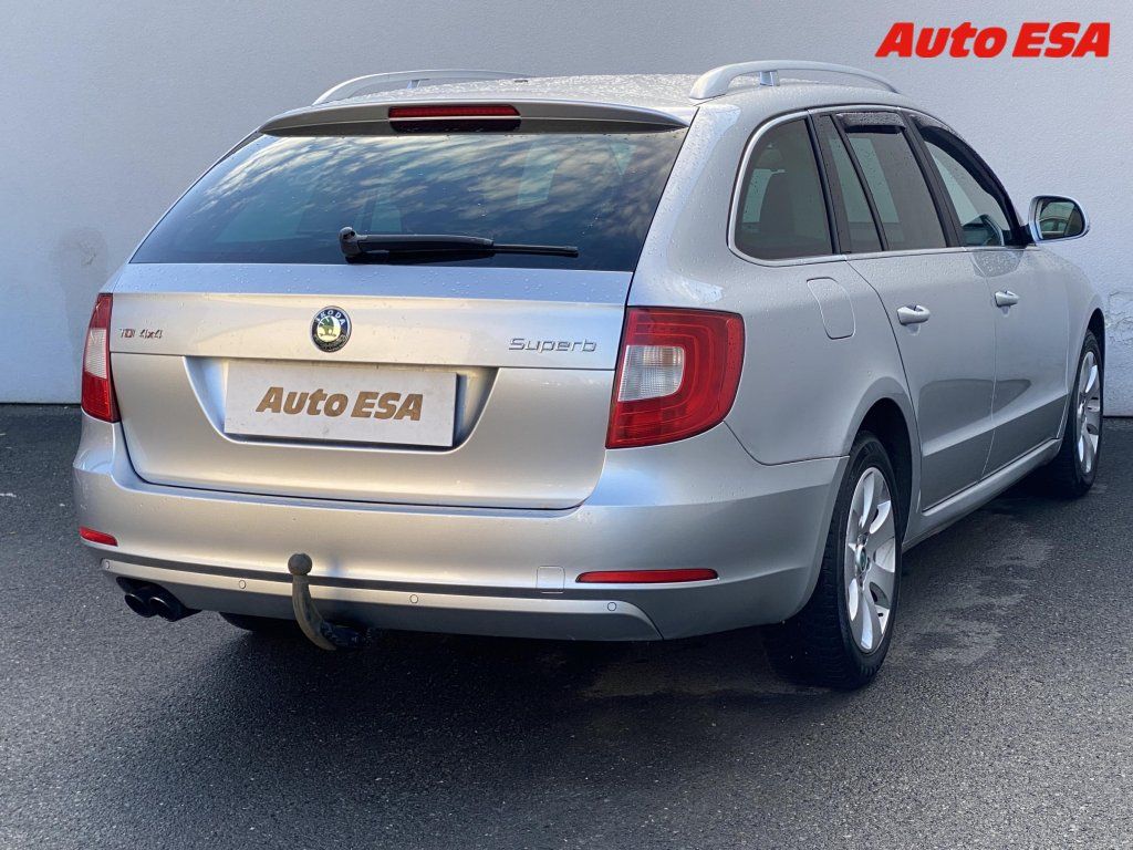 Škoda Superb, 2.0TDi 4x4,Ambition,xenon - fotka 4